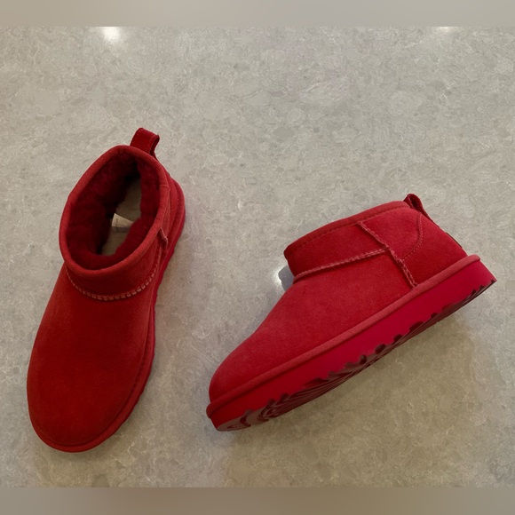 UGG Black Ultra Mini Classic Boot In Samba Red Tonal Size 6 - Picture 3 of 16